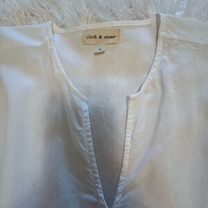Cloth and Stone white linen tunic style fitted blouse with detail at waist.